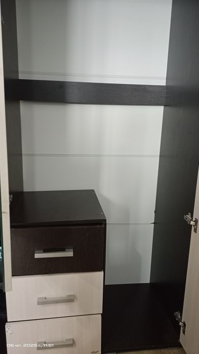 Продаётся шкаф с зеркалом