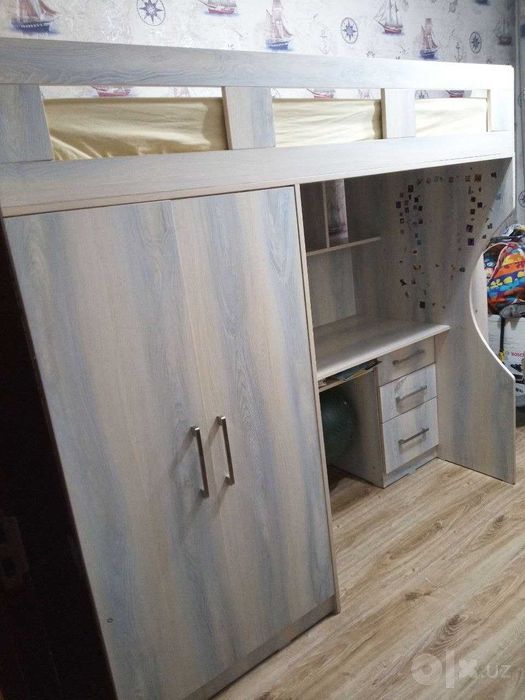 Кровать+стол+шкаф