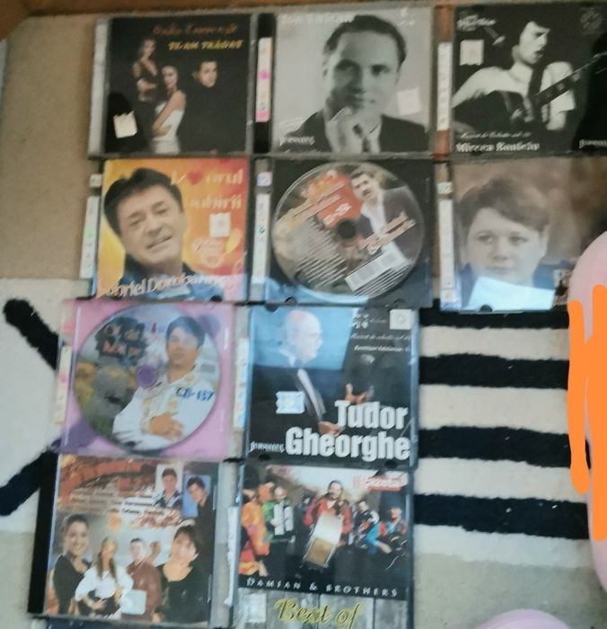 CD-uri cu muzică înregistrată și CD-uri originale