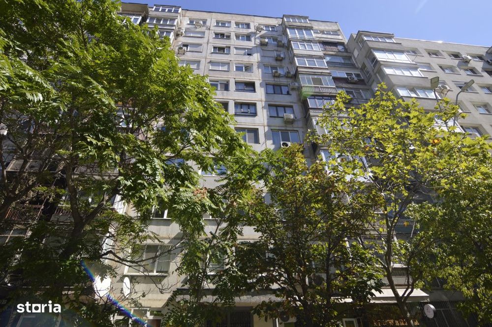 Vanzare Un Apartament De 3 Camere Dristor – Metrou Dristor