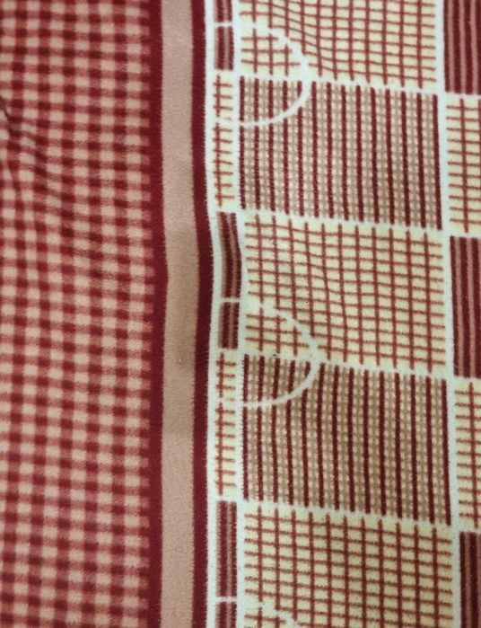 Пледы разных расцветок и размеров, б/у