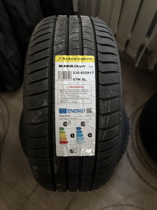 Шины новые 235/45 R17