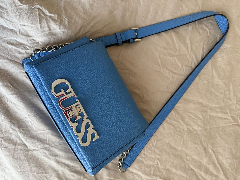 Дамска чанта GUESS