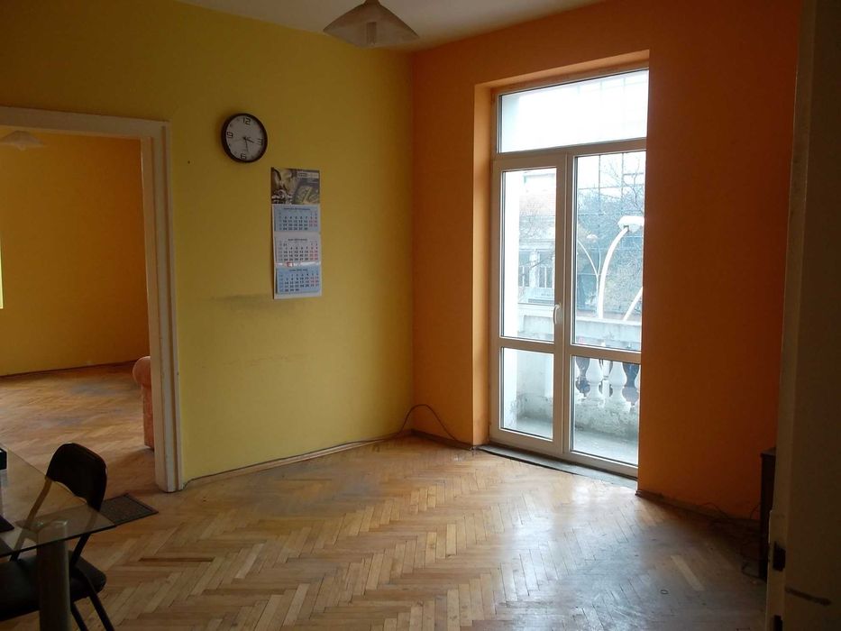 Дава се под наем Двустаен апартамент в Варна, Център - 60 кв.м за 357 € - Снимка #1