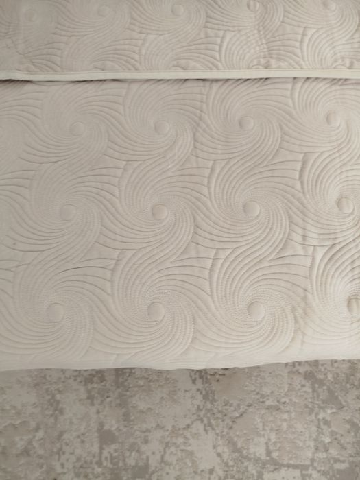 Дивандек на диван.