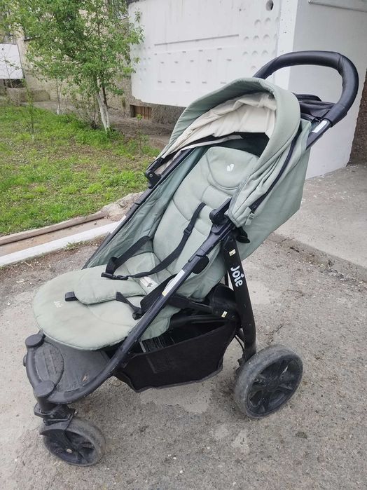 Детская прогулочная коляска Joie litetrax