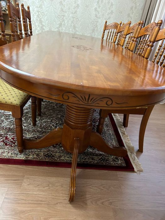 Стол со стульями