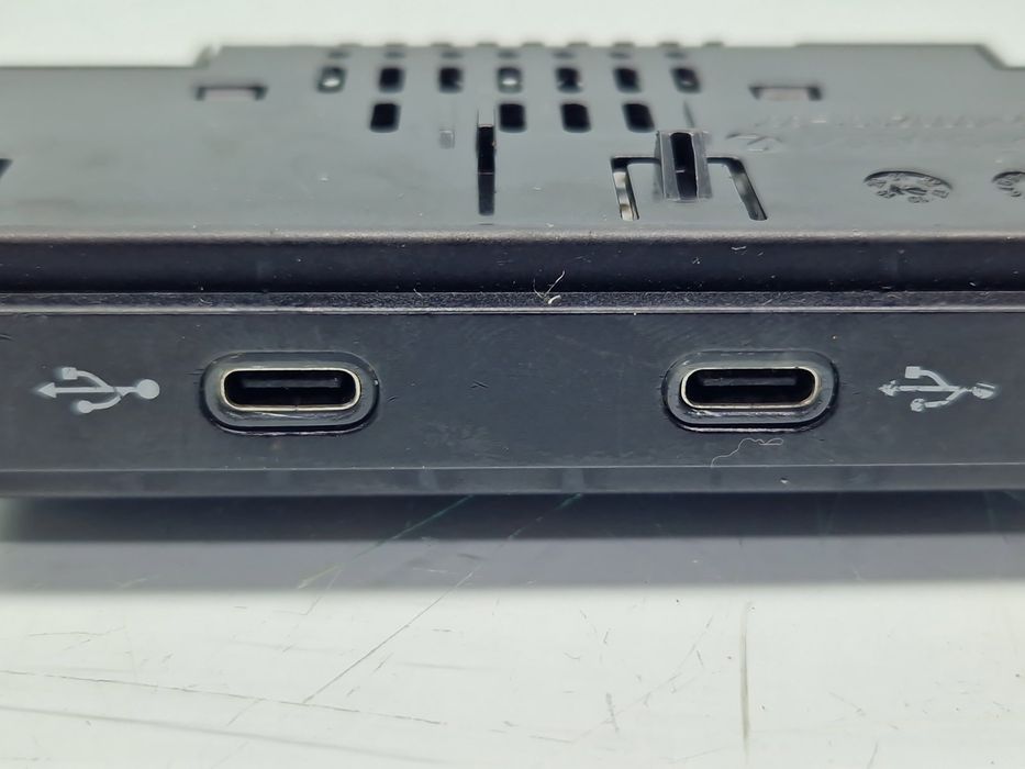 Conector auxiliar USB Volkswagen Touran (5T1) R-line [Fabr 2015-preze