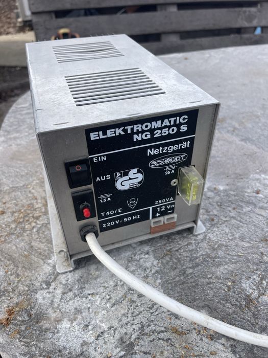 220/12волта 25 ампера захранване от каравана