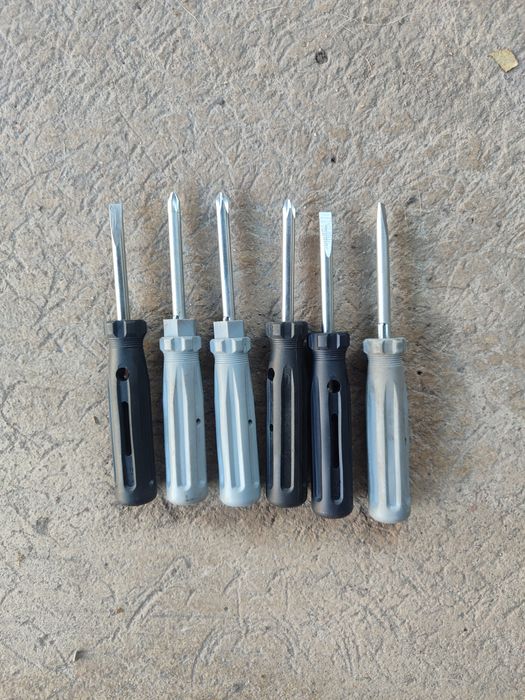 Штатная отвёртка BMW.