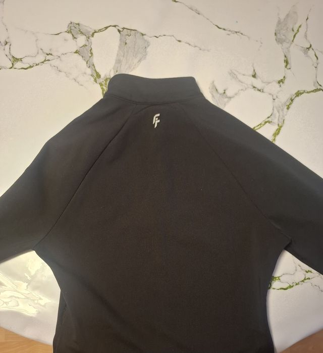 ПРОДАМ Спортивный рашгард Defacto