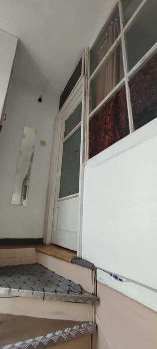 Продавам етаж от реновирана къща ж.п.гара