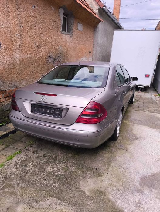 Mercedes Benz E 220