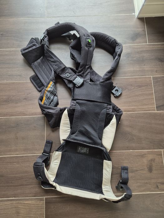 Marsupiu pentru bebelusi