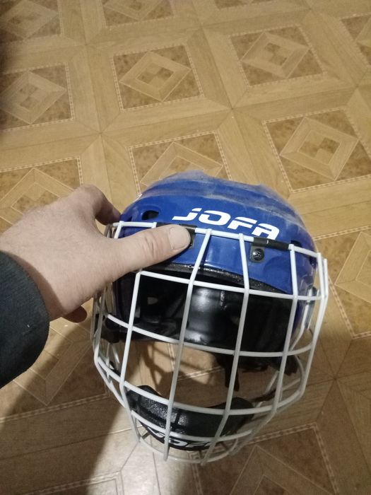 Шлем хоккейный бу