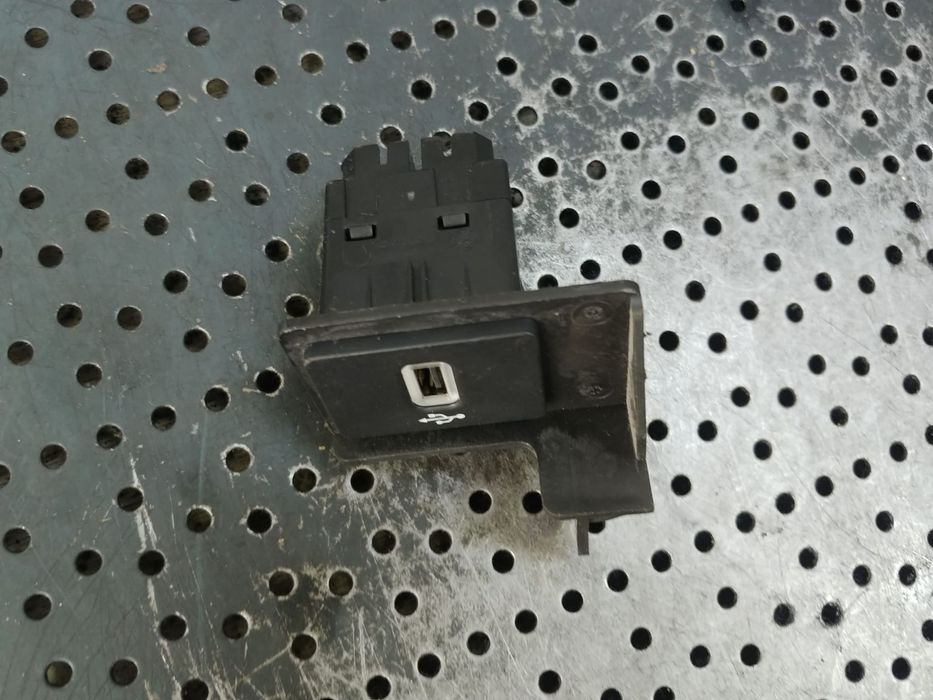 mufa usb  ford transit courier 2022 jk2t-14f014-ac