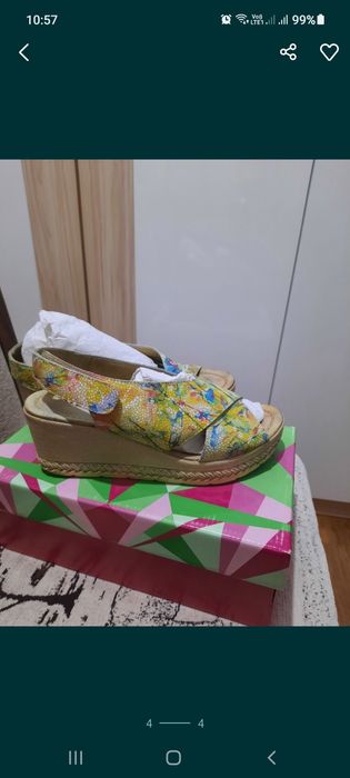 Босоножки кожаные