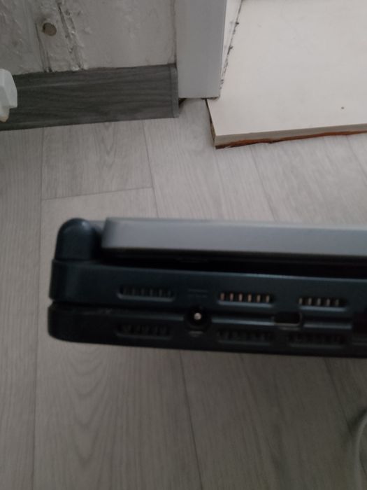 Ноутбук  старый нет зарядки