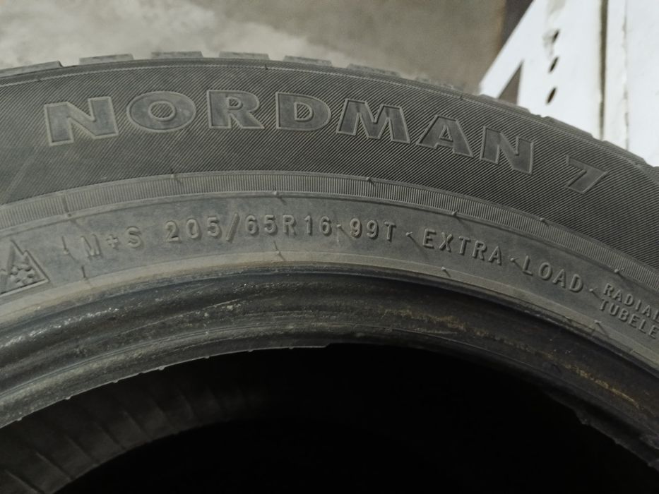 Шины зимние 205/65R16
