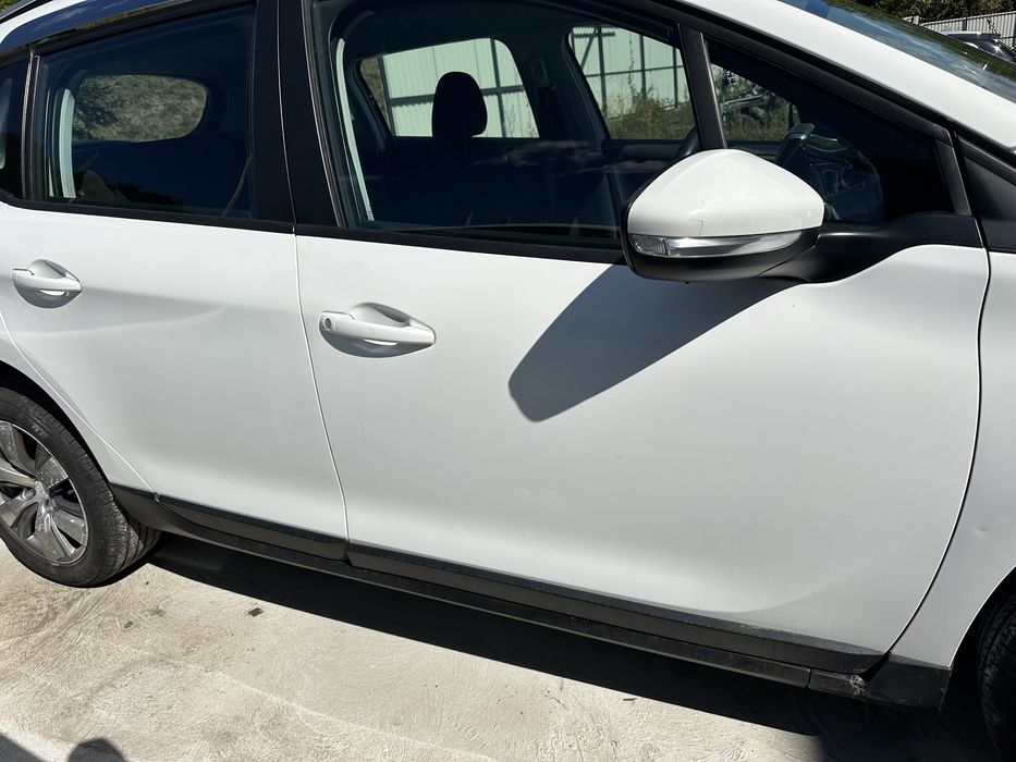 Usa portiera dreapta fata spate Peugeot 2008 fabricatie 2015