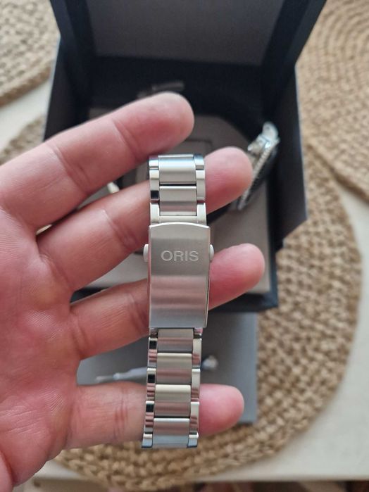 Часовник ORIS AQUIS