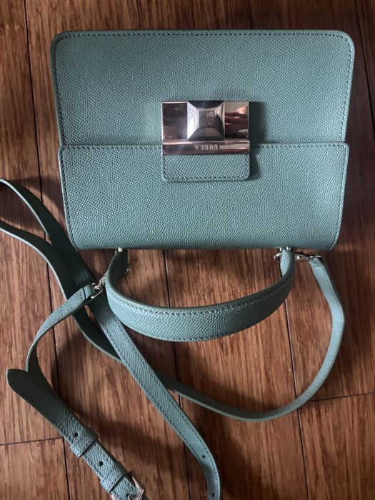 Geanta furla mult mai frumoasa in realitate