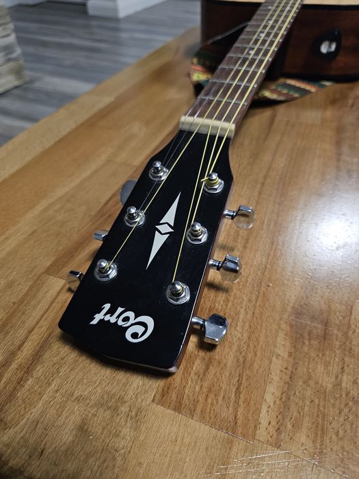 Chitara electro-acustica Cort