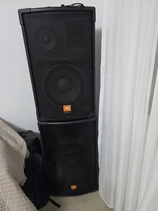 Boxe JBL profesionale + stație + mixer