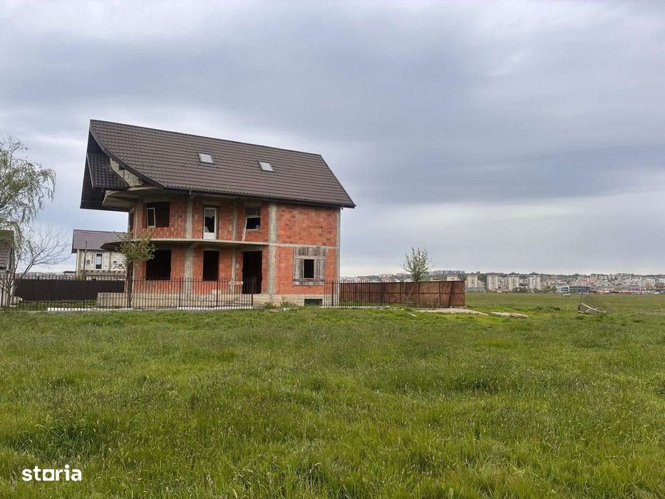 Teren intravilan 500 mp Iași Zona Apărătorii Patriei Șes Bahlui Dacia