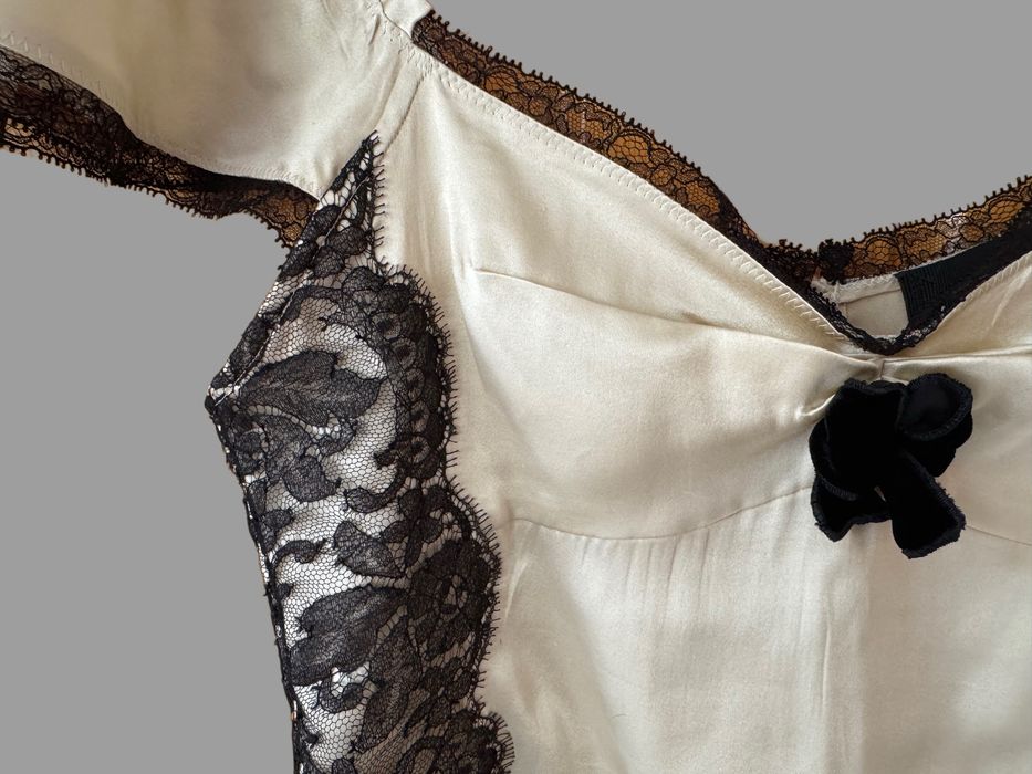 Автентичен Dolce&Gabbana топ от коприна