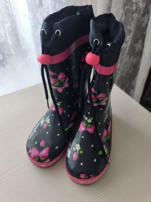 Резиновые сапоги на девочку