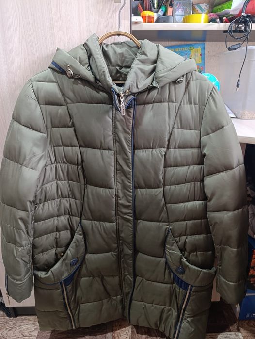 Продам женские куртки