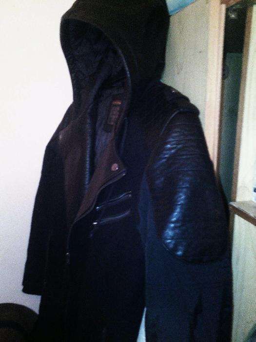 Vand haina PARKA noua.Mărime M.calitate import Germania.