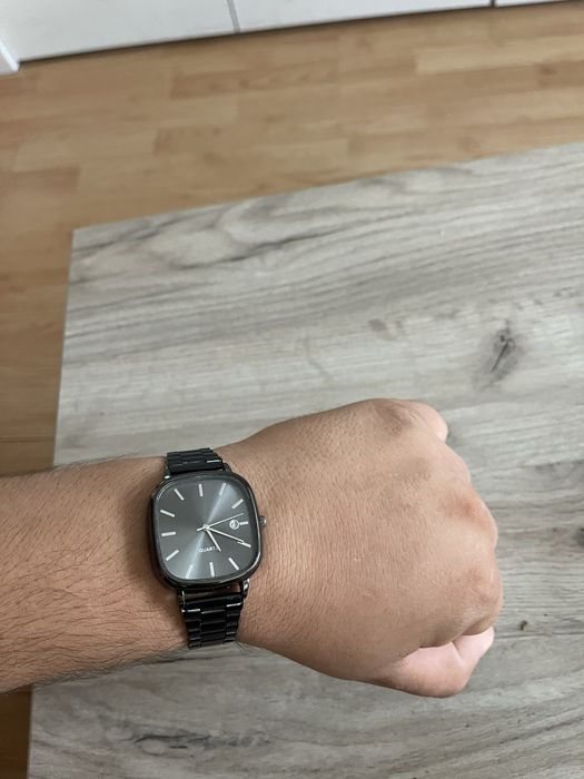 2 ceasuri de mâna Quartz + geneva - funcționale - 140 lei