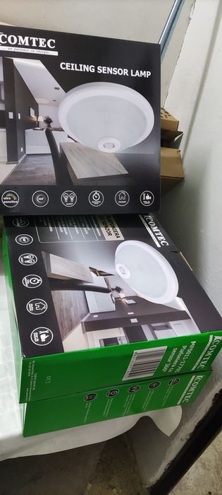 4 plafoniere noi led 2 becuri cu senzor de mișcare noi, în cu