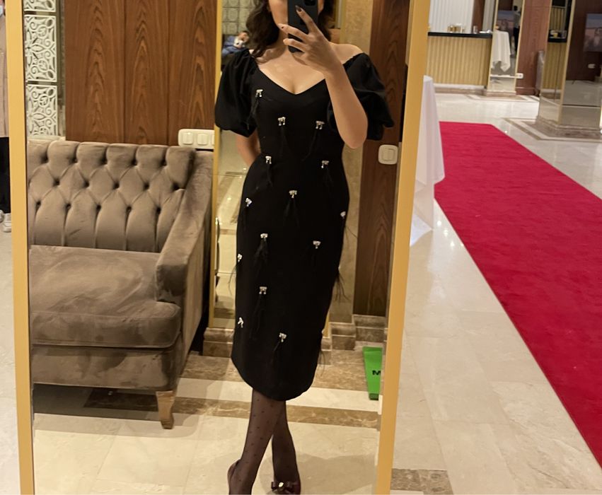 Продам черное платье-футляр