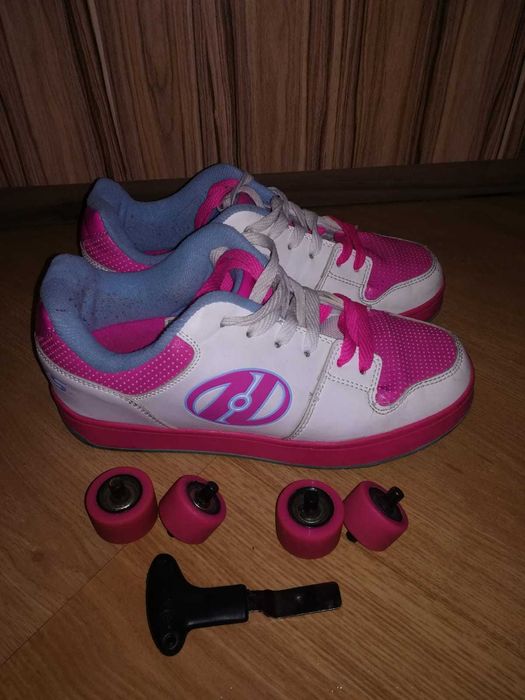 Роликовые кроссовки HEELYS - размер 38