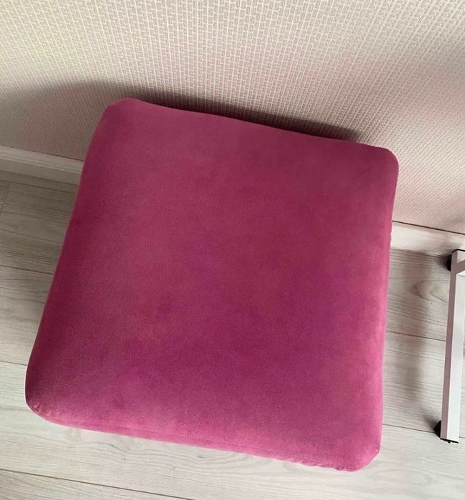 Продам пуфик мягкий