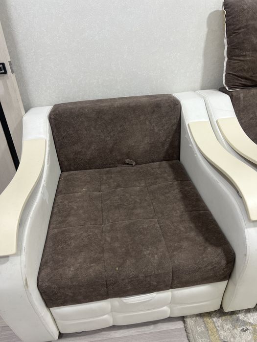 Продам диван б/у,  в хорошем состоянии. Самовывоз.