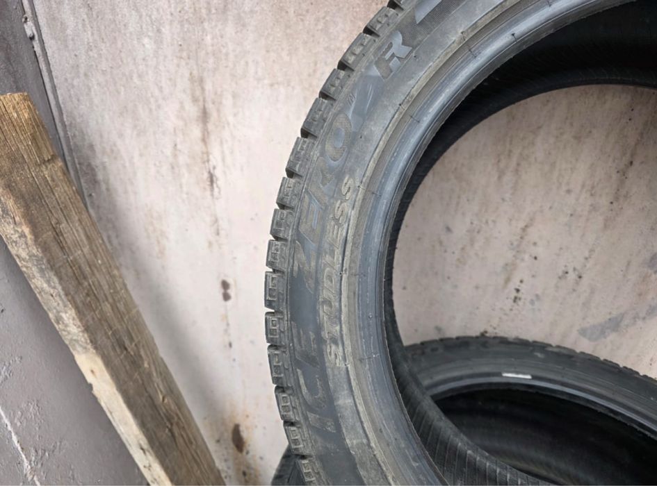 Pirelli Ice Zero 235/45 R18 98H