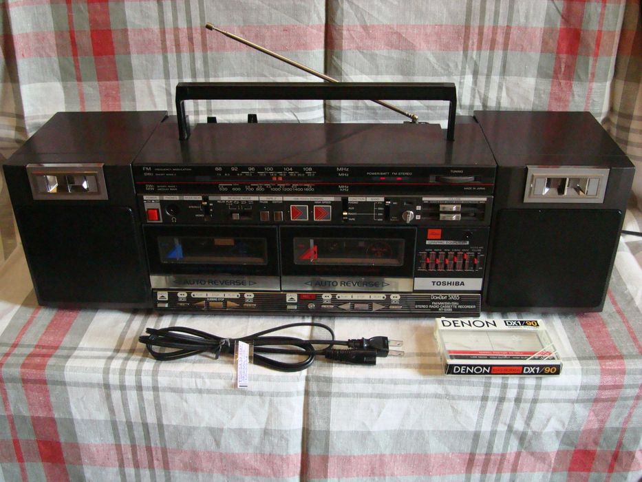 TOSHIBA RT-SX 85 BomBeat. Редкая. 1986 год.  MADE IN JAPAN.