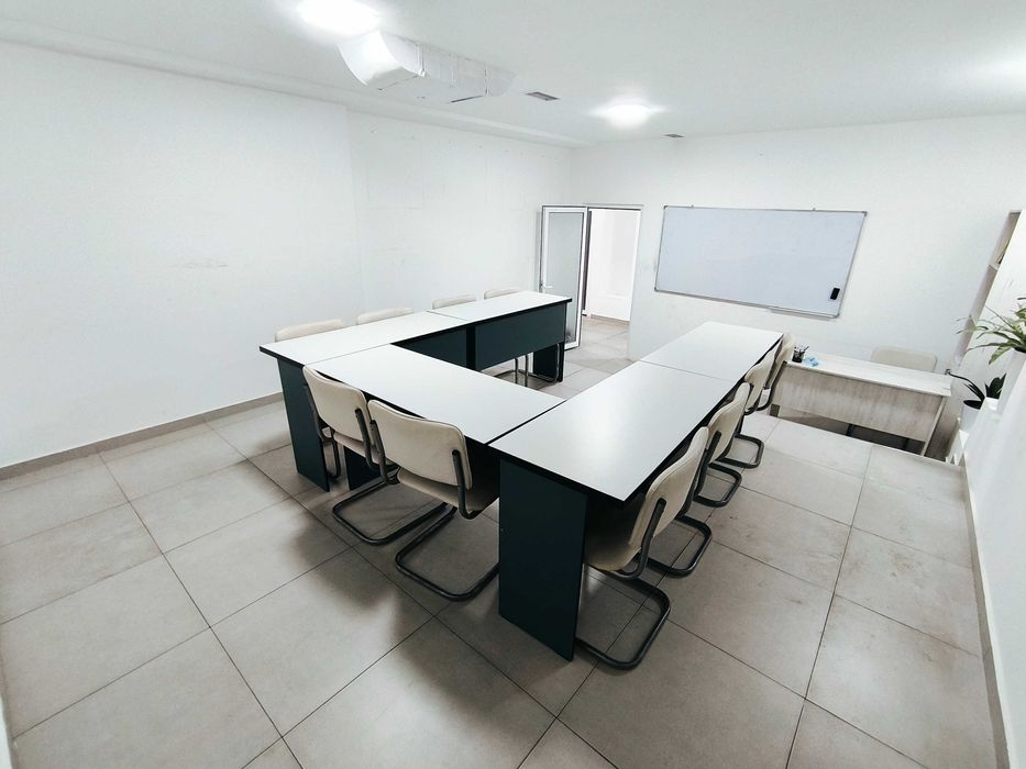 Tayyor o'quv xonalari mebellari bilan