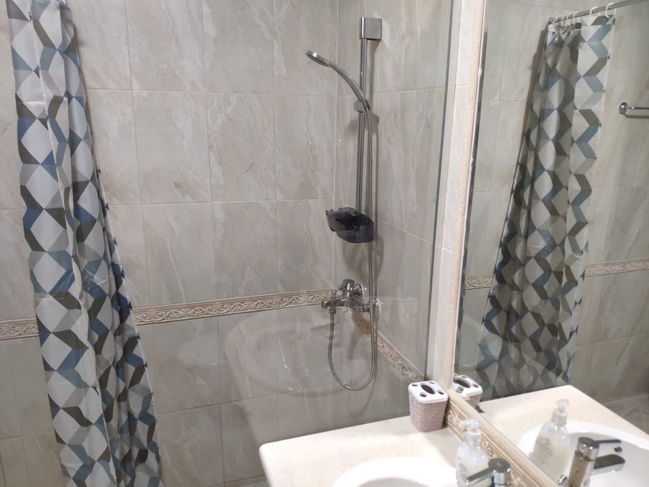 Дава се под наем Тристаен апартамент в Варна, Аспарухово - 113 кв.м за 950 € - Снимка #19