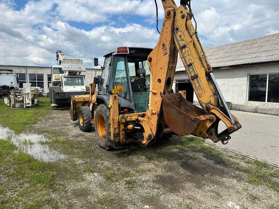 Dezmembrez buldoexcavator CASE 580 super LE