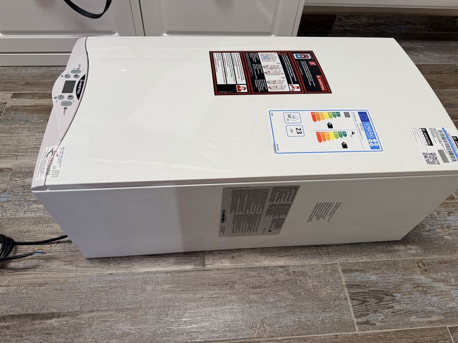 Centrala termica pe gaz ariston cares premium 24kw functionala