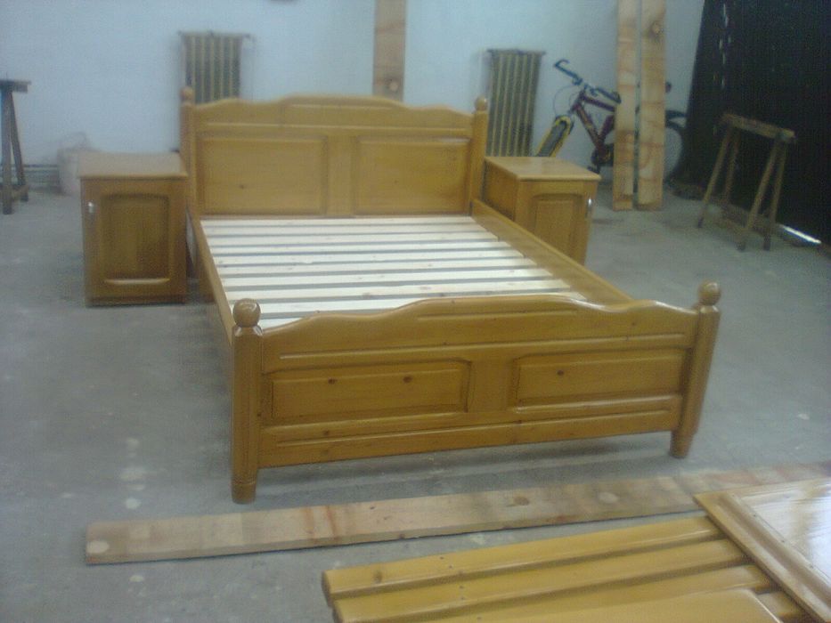 Scări și mobila lemn masiv