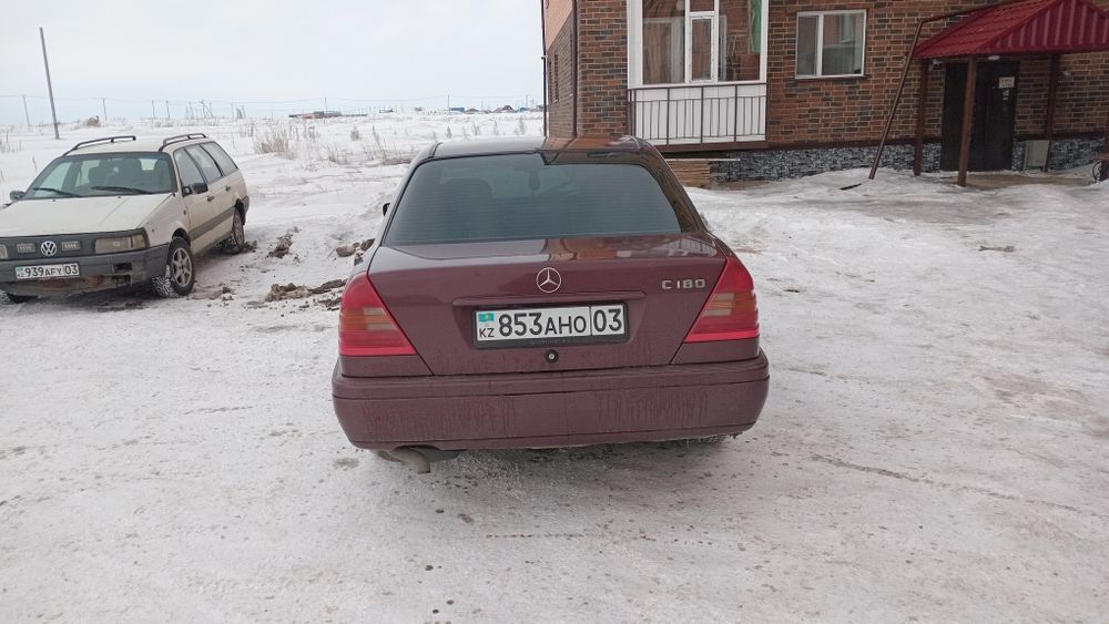 На бодром ходу сел и поехал