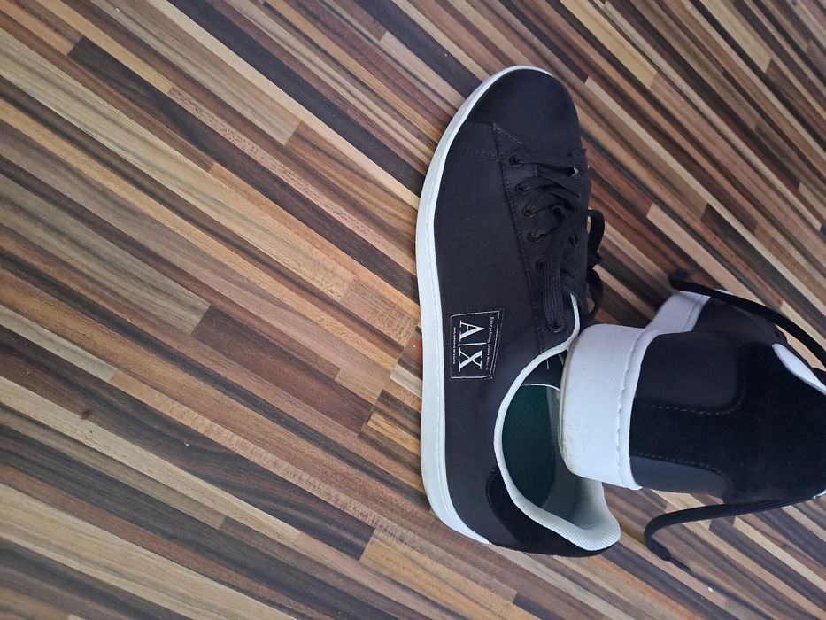 Vând adidaši(armany jeans)