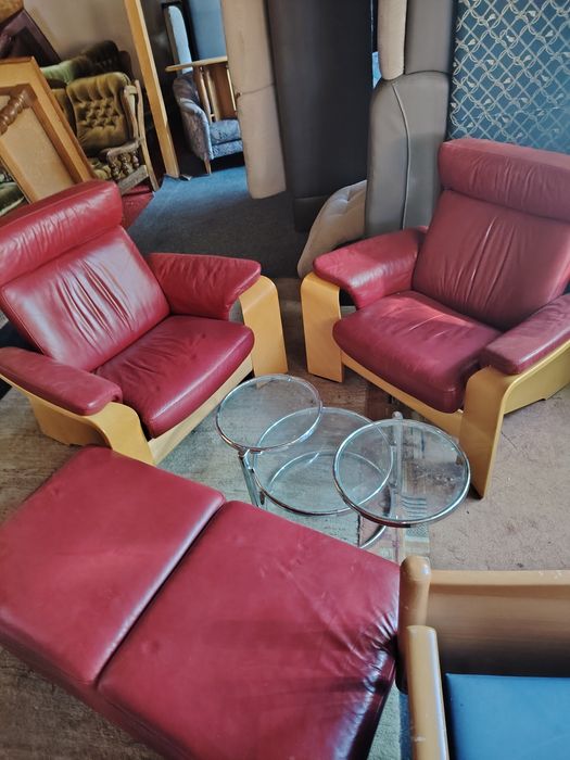 Set de doua fotolii cu taburet și măsuță