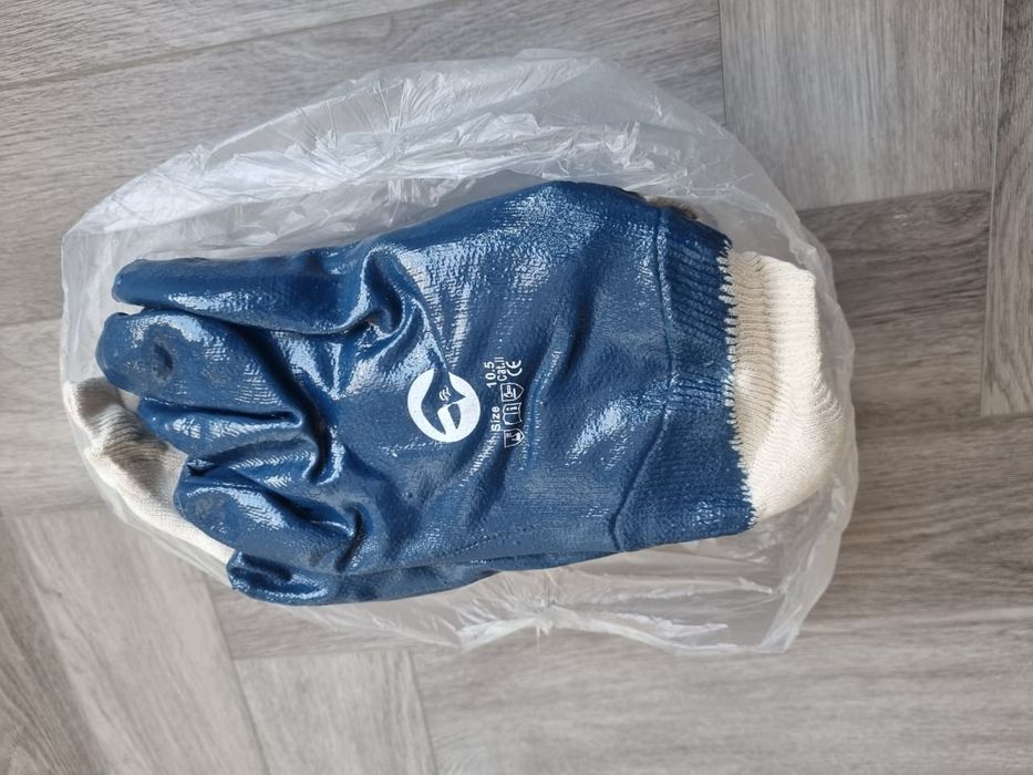 Рабочие перчатки